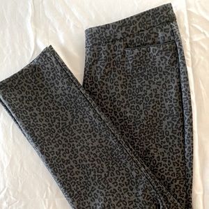 89th Madison Women’s Jungle Print Pants M